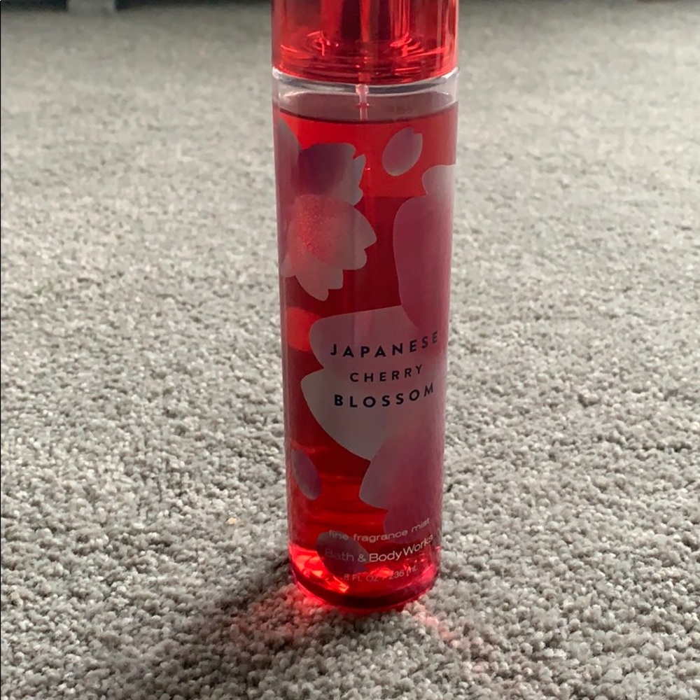 Bath & Body Works - Picture 2 of 2